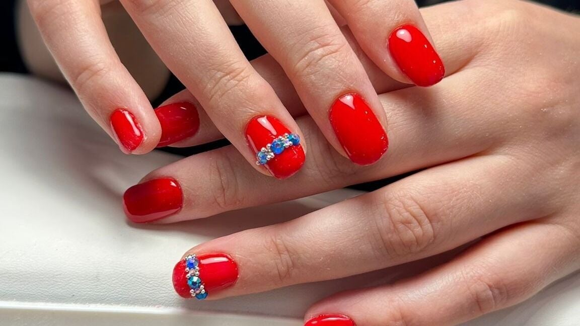 Queen Bee Nails Perth